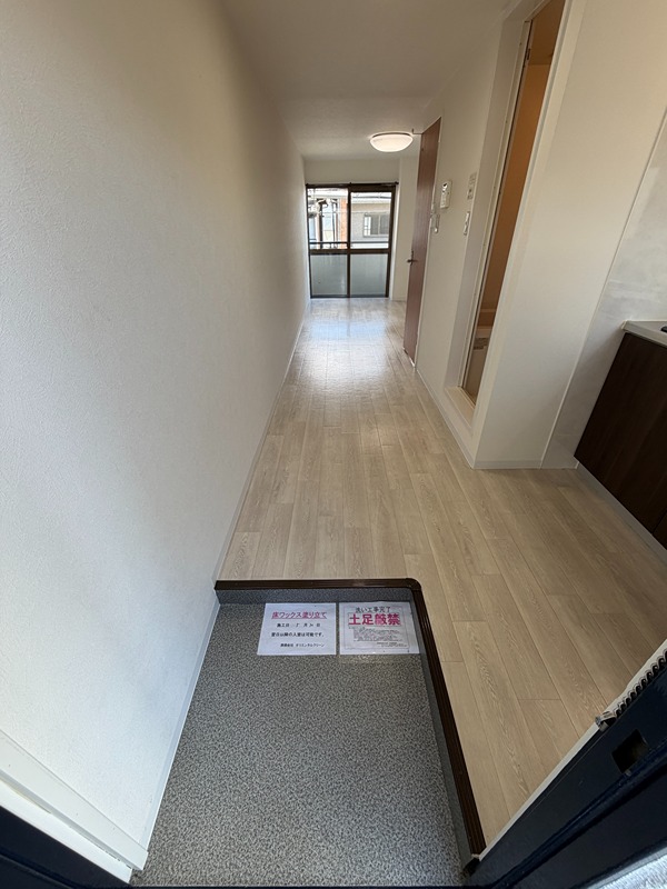シャンテー招提 玄関