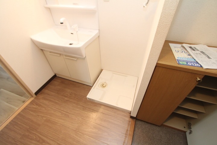 カリーノカサメント東中振 洗面所