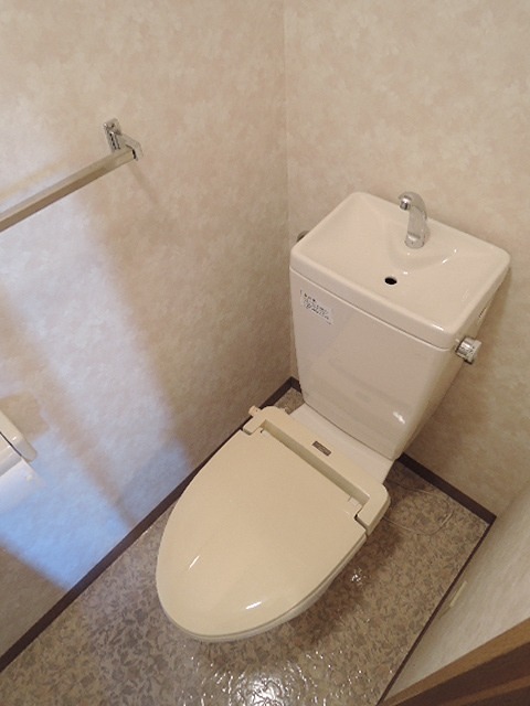 産晃マ－トビル トイレ