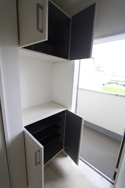 プラリア招提元町B棟 玄関