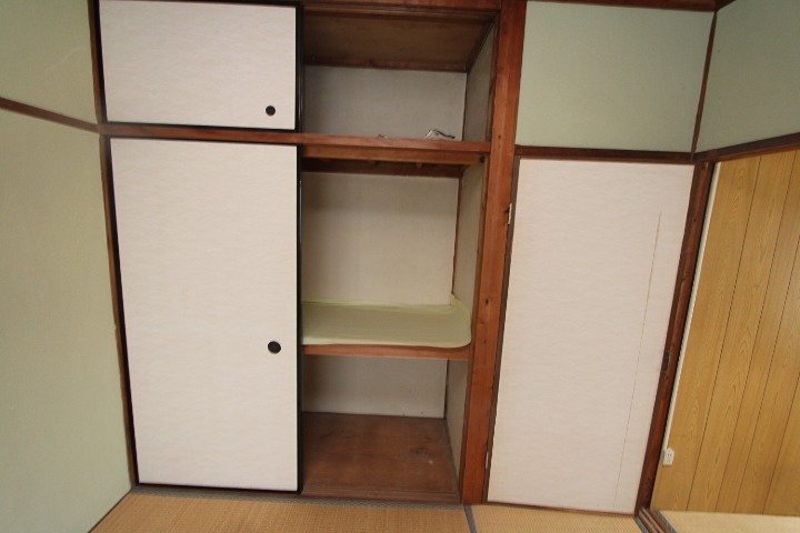 東香里新町　テラスハウス 収納