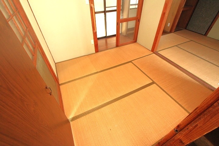 東香里新町　テラスハウス 玄関