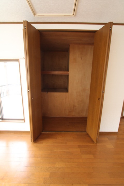 渚南町４６-５戸建 収納