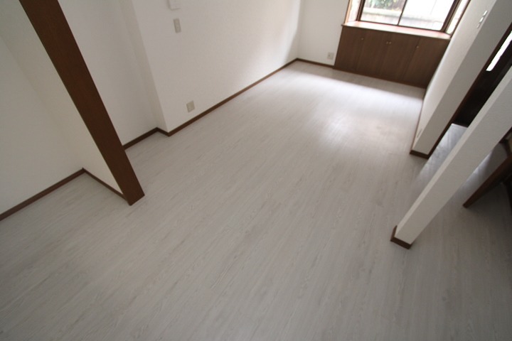 渚南町４６-５戸建 リビング
