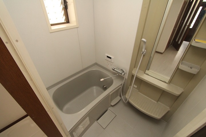 渚南町４６-５戸建 風呂画像