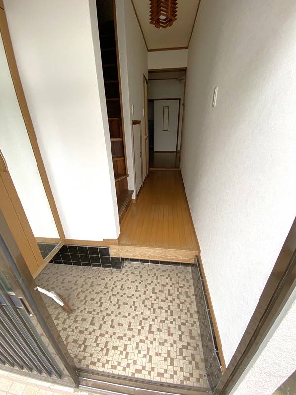 緑町21-7貸家 玄関