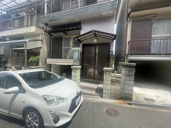 津田東町２丁目33-7　貸家 エントランス