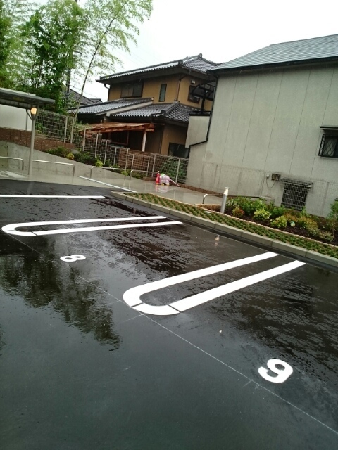 藤阪東レジデンス八弘 駐車場
