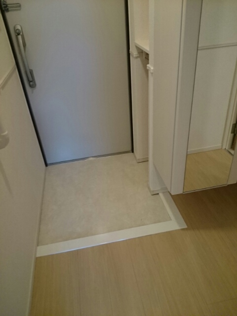 藤阪東レジデンス八弘 玄関