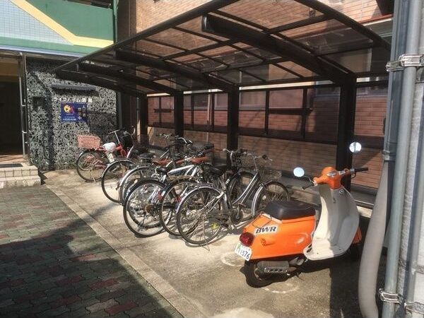 ライフハイム須賀 駐車場