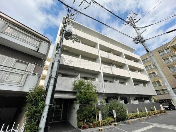 イー・ウエスト 外観