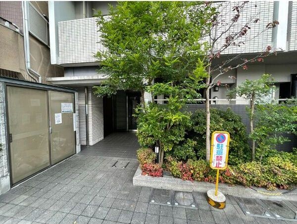 イー・ウエスト 外観