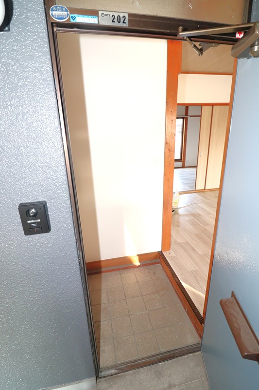 谷川ハイツ 玄関