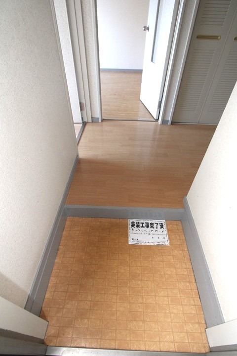 ロイヤルオクムラ 玄関