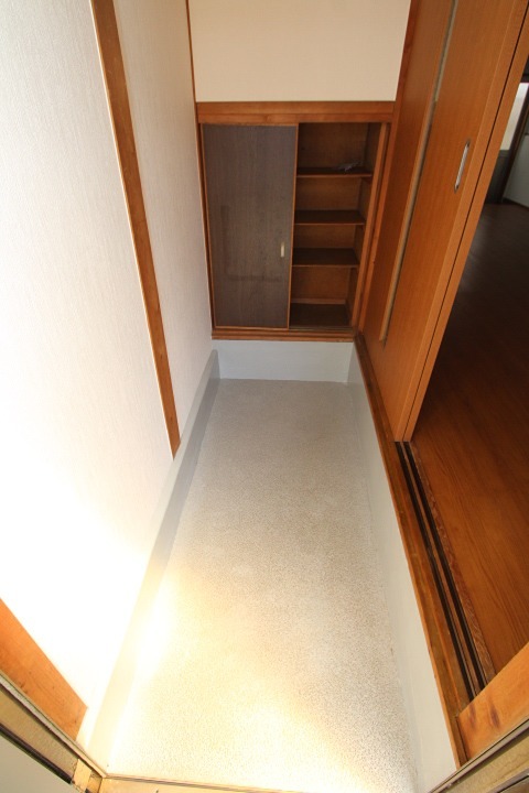 天の川二戸一　天之川町1-11　右側貸家 玄関