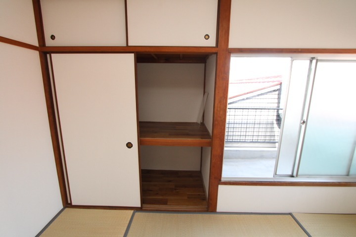 松丘町20-1　貸家 収納