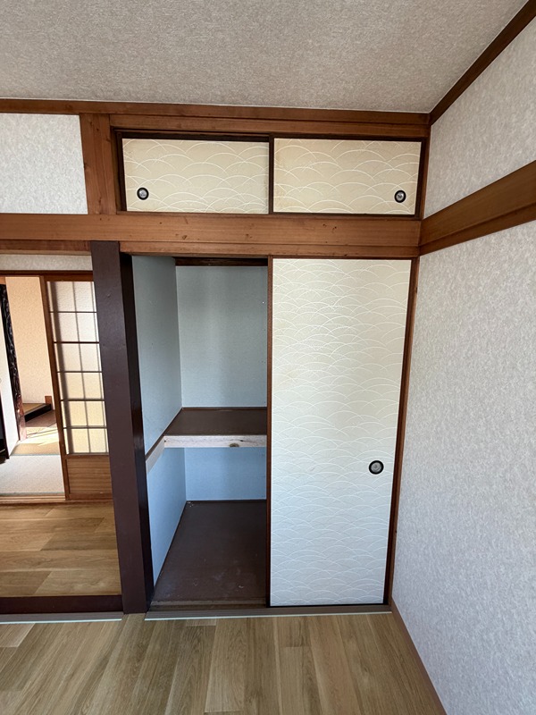三井南町16-3貸家 収納