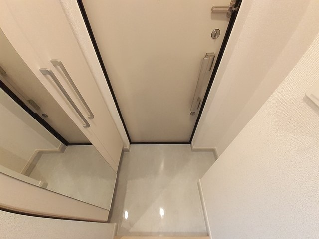 アンジュ　ド　ボヌール　香里園 玄関