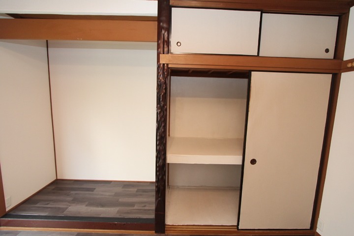 須山町25-20　貸家 収納