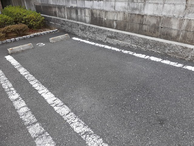 サンリット　ハウス 駐車場