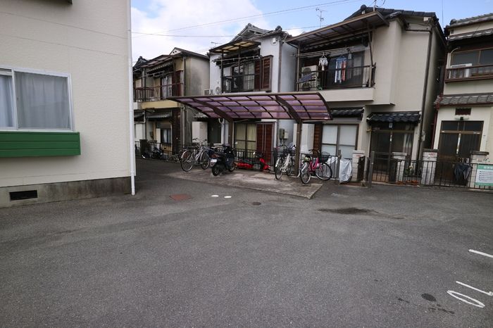 奥野ハイツ 駐車場