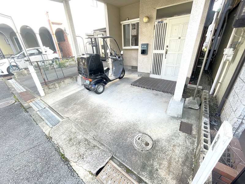 寝屋川市河北中町36-19　貸家 駐車場