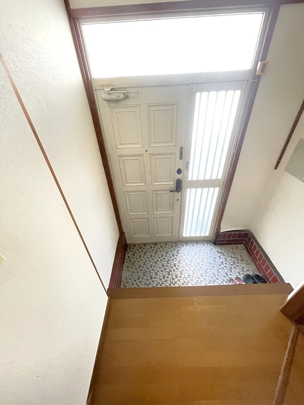 寝屋川市河北中町36-19　貸家 玄関