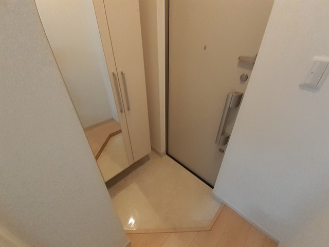 グランソレイユ楠葉Ⅲ 玄関