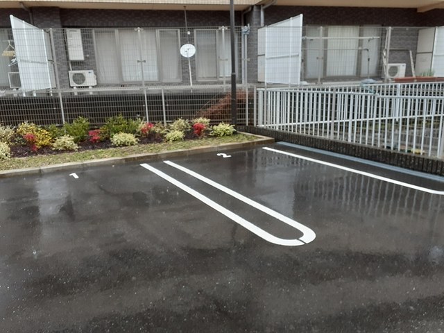 グランソレイユ楠葉Ⅲ 駐車場