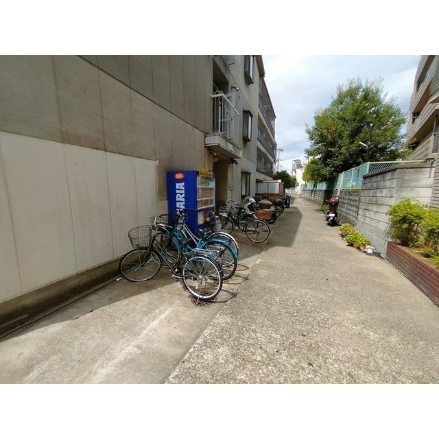 CLEAR HOSHIGAOKAⅡ 駐車場