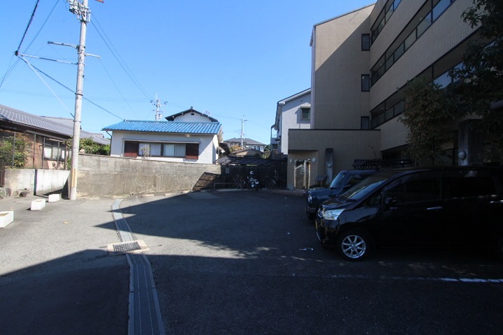 フォレストハイム牧野 駐車場