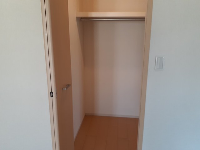 グランソレイユ楠葉 収納