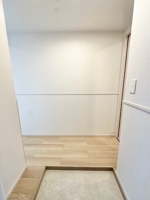 パインオーク　Ａ 玄関