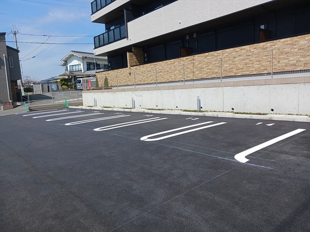 パインオーク　Ａ 駐車場