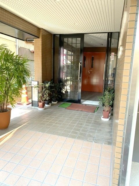 ロードアップ牧野 エントランス