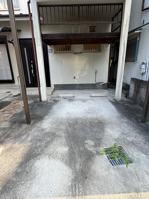 招提南町3丁目4-12　貸家 駐車場