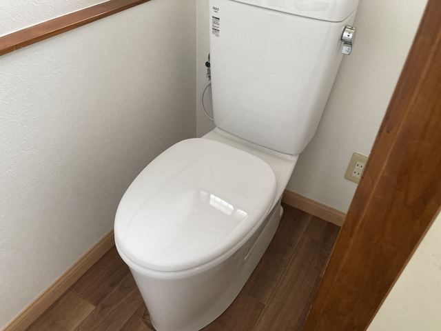 出口2丁目5-8　貸家 トイレ