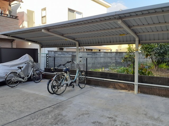 メゾン・ソウザⅡ 駐車場