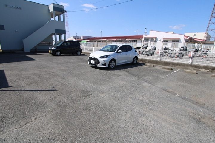 サンハイム渚 駐車場