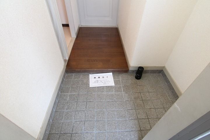 サンハイム渚 玄関