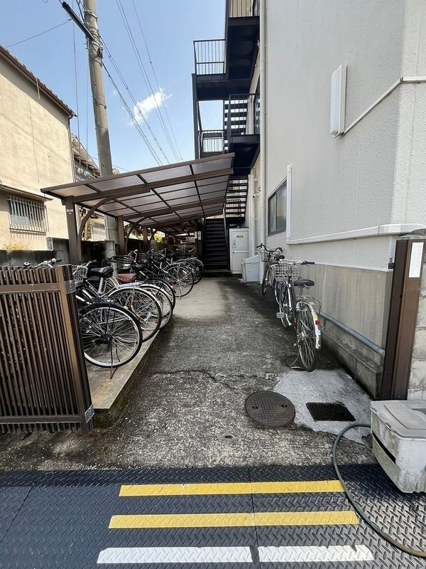 コーポ尾上 駐車場