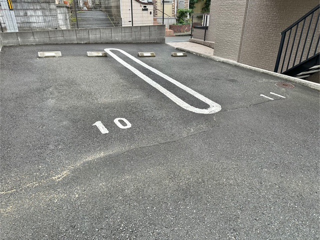 エクセルシス 駐車場