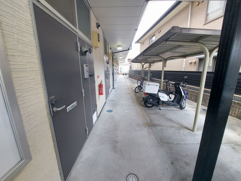 レオパレスカサグランデ 駐車場