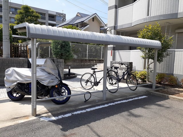 プラティークヌーヴォー 駐車場