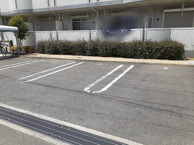 プラティークヌーヴォー 駐車場