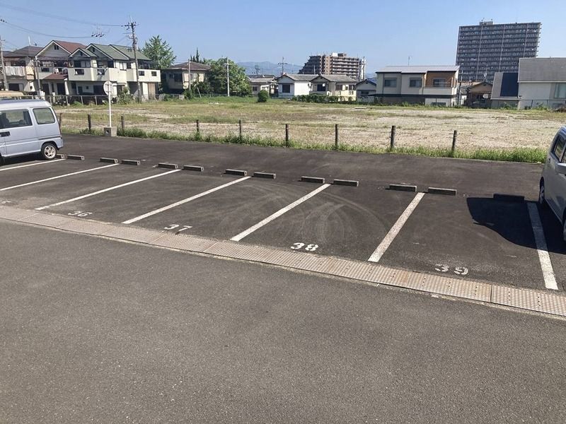 ビレッジハウス星ヶ丘2号棟 駐車場