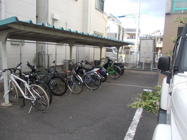 ラフィーネ枚方 駐車場