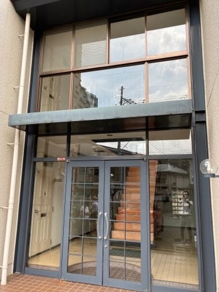 コーポラス禁野 エントランス