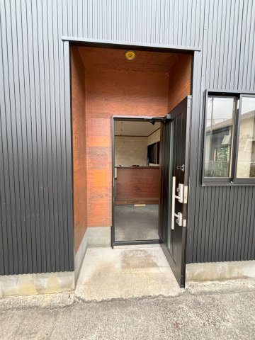 クレスト魚沼2 玄関