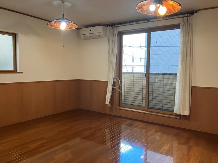 楠町戸建 リビング